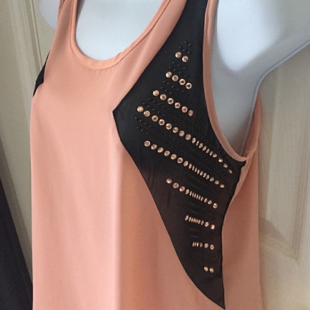 Studded tank - Picture 2 of 2